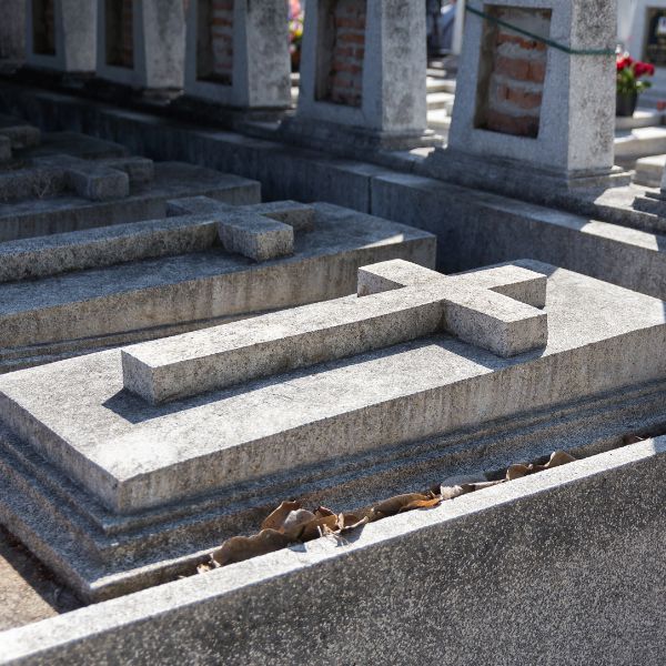Murowanie grobów Karczew
