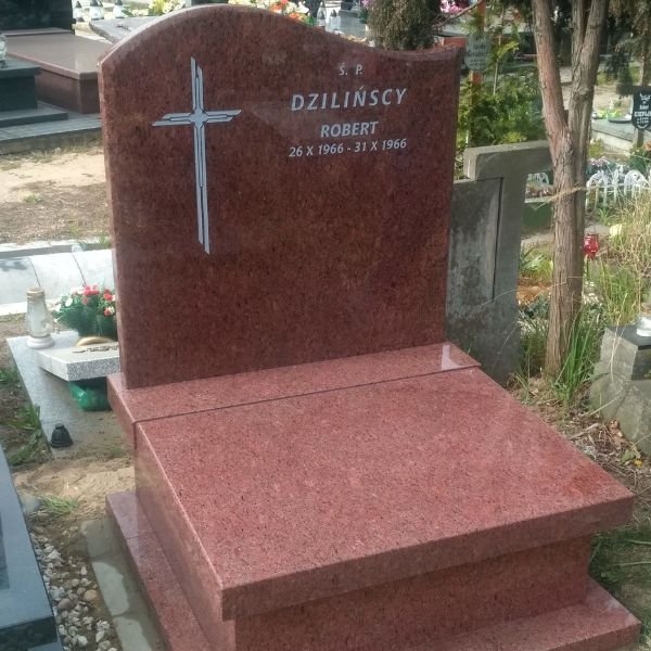 pomniki na cmentarz Kobyłka